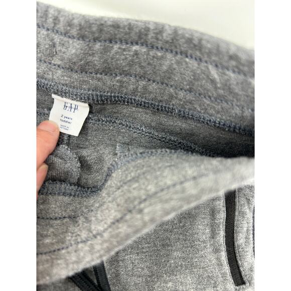 Toddler Boy 2T Shorts Bundle - Gap, Old Navy - Picture 7 of 7